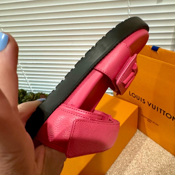 Louis Vuitton adorable pink mule sandals slides. size 8 US. Excellent condition. - Picture 5 of 16